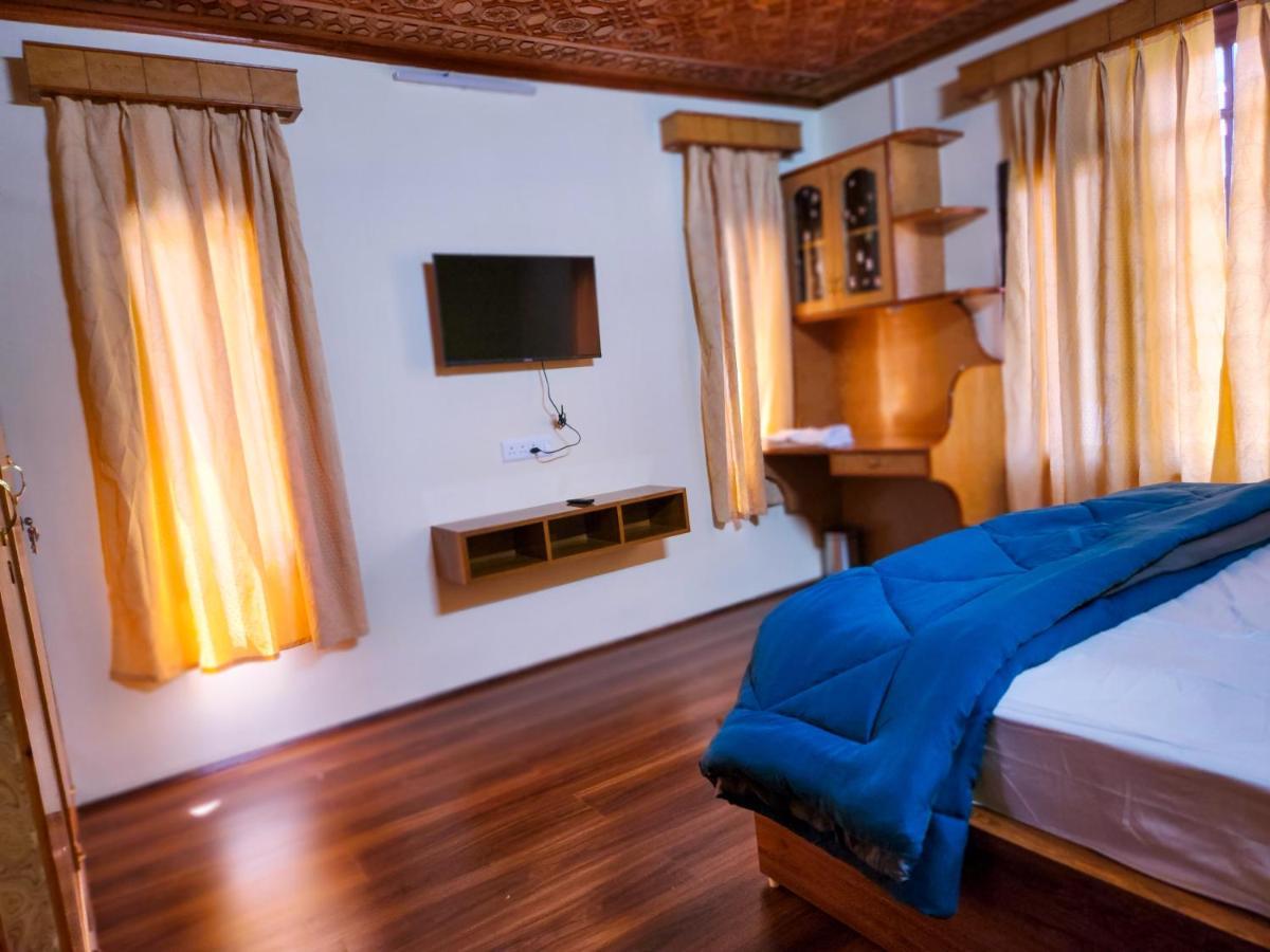 Hotel Peaceful Mornings Srinagar Zewnętrze zdjęcie